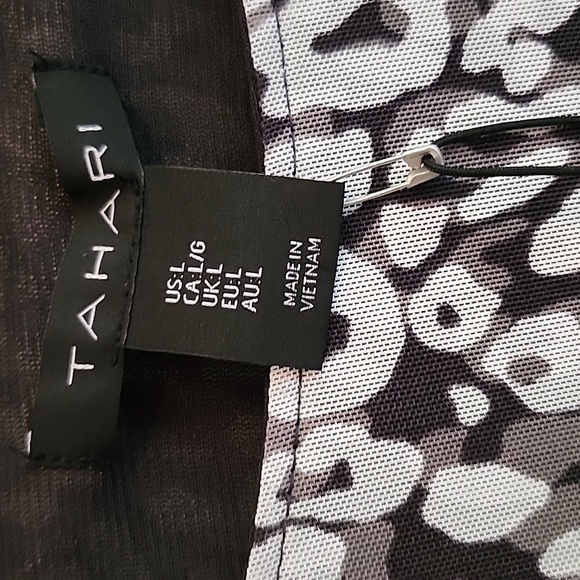 Tahari Blouse - Picture 4 of 5